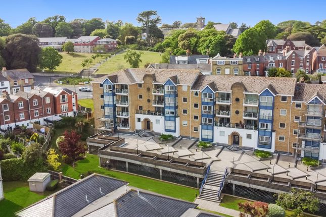 Flat 24, Griffin House Admiral Gardens, Cowes photo 2