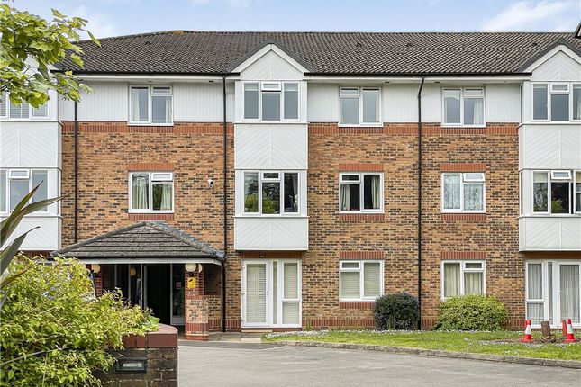 Thumbnail Flat for sale in Crockford Park Road, Addlestone, Surrey