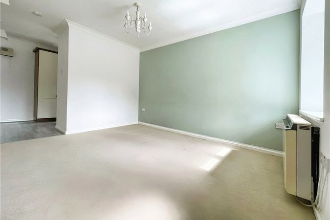 6, Oak View, Wokingham photo 3