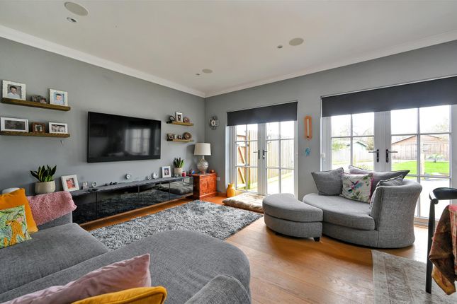 7, Applegate Court, Ashford photo 4