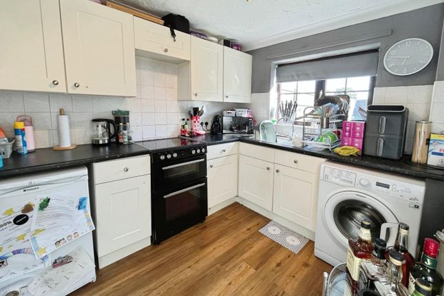 1 Pinfold Cottages, West End, Northwold photo 3