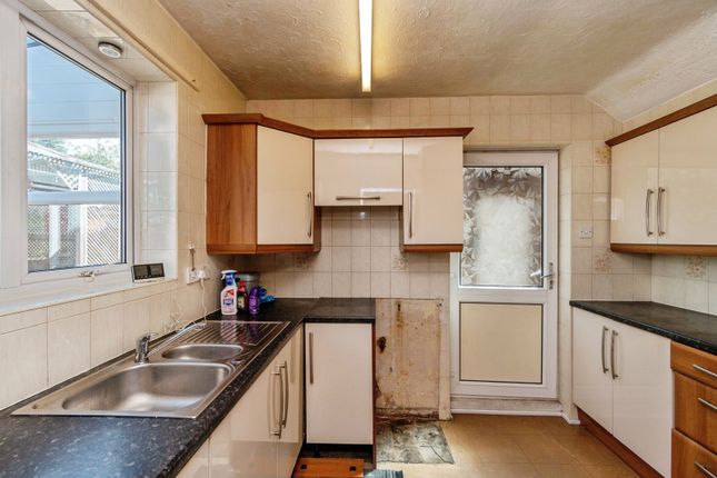 41, Saturn Road, Staffordshire photo 4