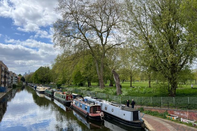 Flat to rent in Artillery House, Barge Lane, Victoria Park