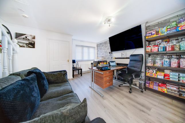 64, Ambleside Drive, Kirkby photo 4