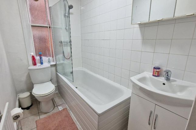 747a, Finchley Road, London photo 4