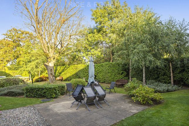 Flat for sale in Calverley Court, Ewell