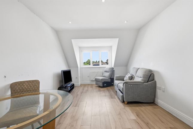 Regency Lodge, 33, Albert Road, Buckhurst Hill photo 2