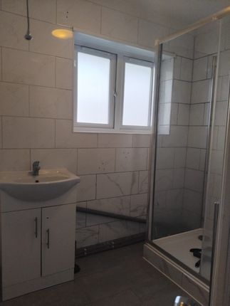 126, Vicarage Farm Road, Heston, Hounslow photo 3