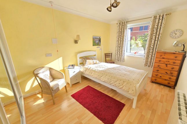15 Regent Court Groby Road, Altrincham photo 4