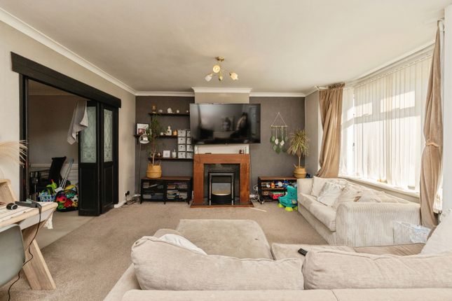 21, Coleshill Drive, Avon photo 4