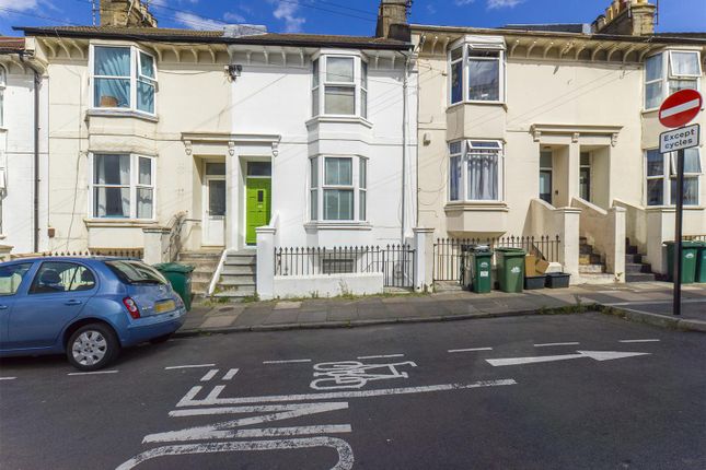 Thumbnail Flat to rent in Pevensey Road, Brighton, East Sussex