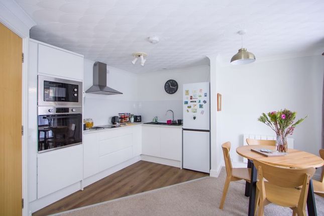 18 Penarth House, Stanwell Road, Penarth photo 2