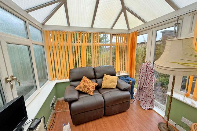 65, Abbots Garth, Scarborough photo 5