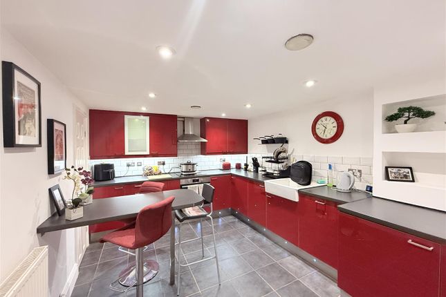 75A, Micklehurst Road, Mossley photo 3