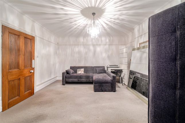 126, Sharps Lane, Ruislip photo 4