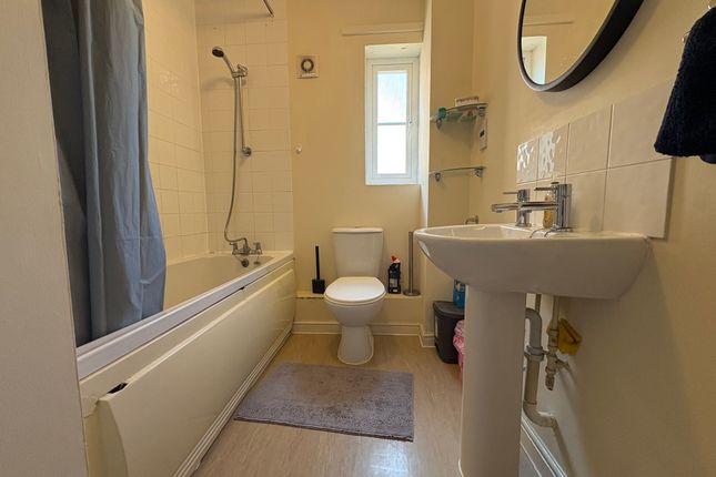 30, Regal Place, Peterborough photo 3