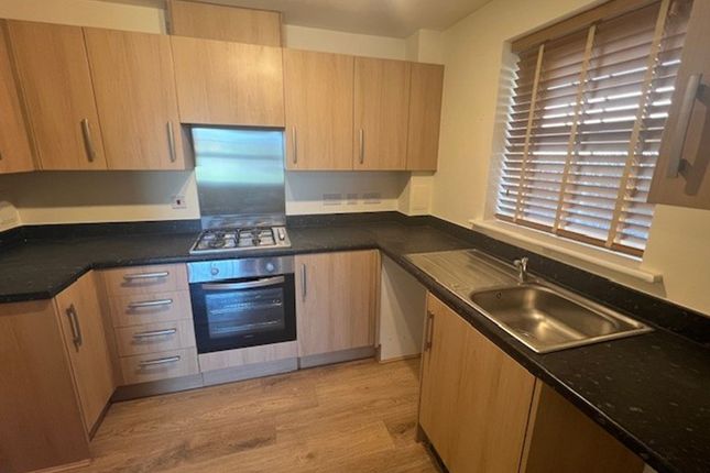 43 Hathersage Close, Grantham photo 2