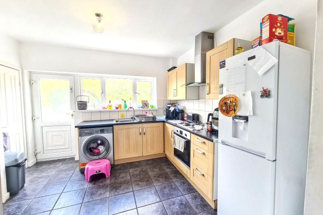 11, The Avenue, Bridgend photo 4