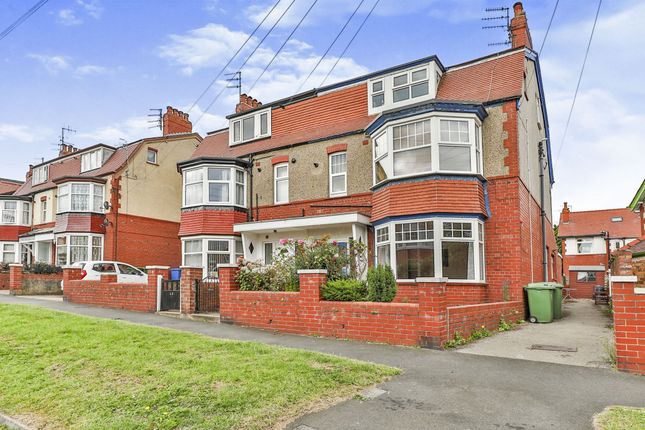 Thumbnail Flat to rent in Devonshire Drive, Scarborough, North Yorkshire