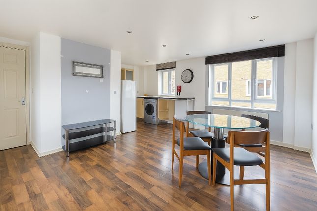 Quarles Park Road Romford, East London photo 4