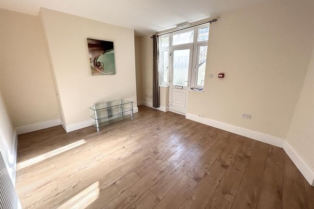 Basement, 72, York Place, Newport photo 5