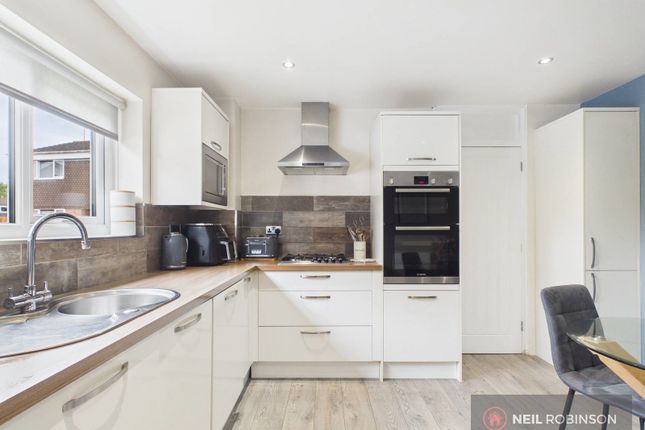 32, Larkhill, Skelmersdale photo 4