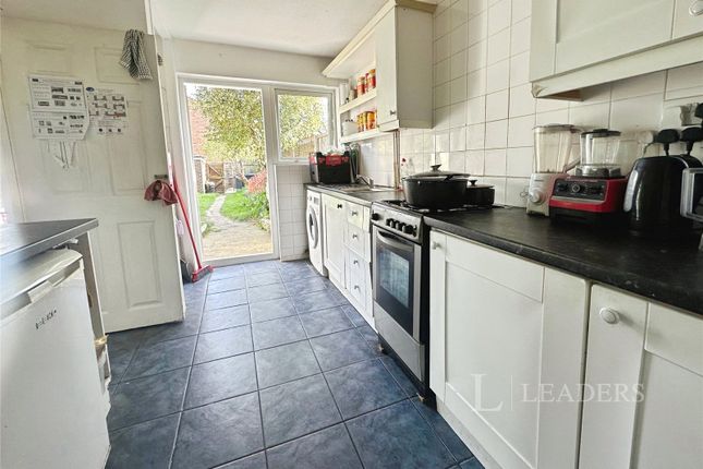 64, Hollyfield, Essex photo 2