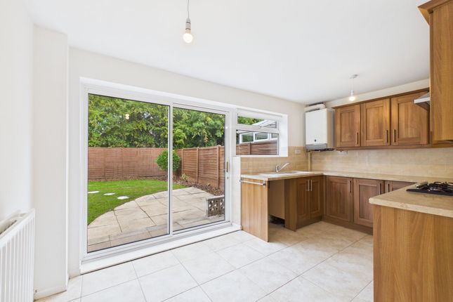 16 Livingstone Close, Warrington photo 4