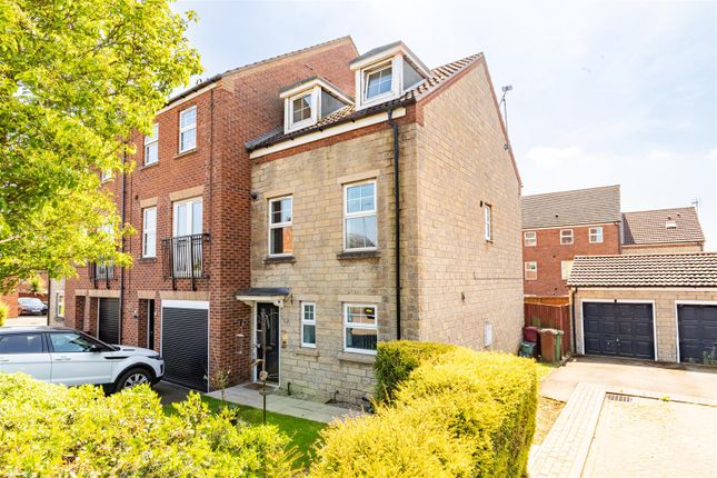 Town house for sale in Kimberley Court, Scunthorpe