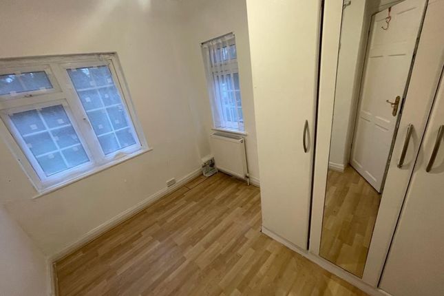 00, West Hill, Wembley photo 5