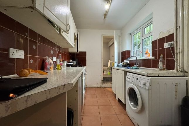 38, Milton Road, Luton photo 3