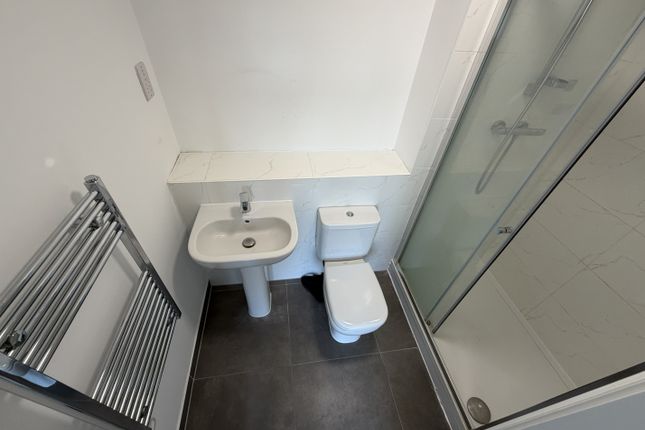 Apartment, Luton photo 5