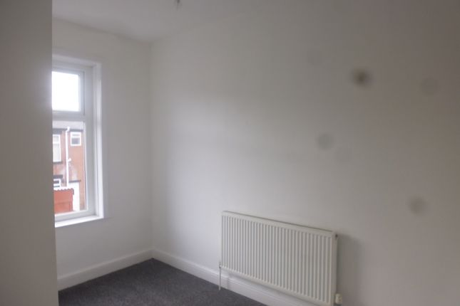10, Thames Street, Rochdale photo 5