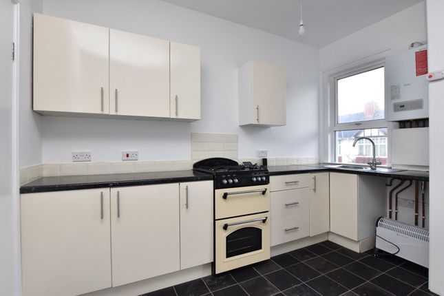 Flat 2, 32, Park Road, Devon photo 2