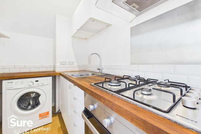 9  Flat 6, High Street, Watford photo 3