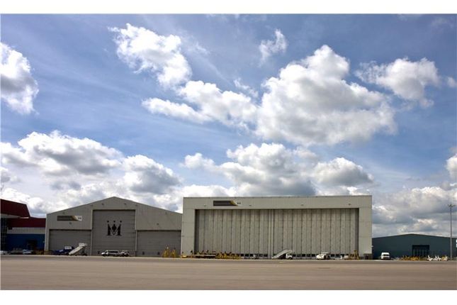 Thumbnail Industrial to let in Hangars 127, Luton Airport, 60 &amp; 9, Percival Way, Luton