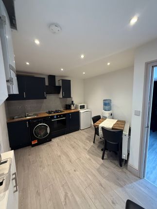 32, Willoughby Lane Studio 2, London photo 4