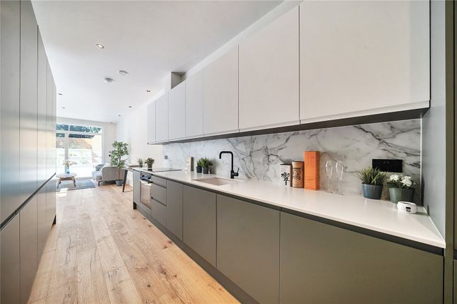 Flat 2, 36, Rosemont Road, London photo 4