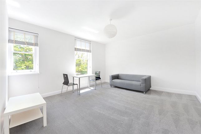Flat to rent in Christchurch Avenue, London