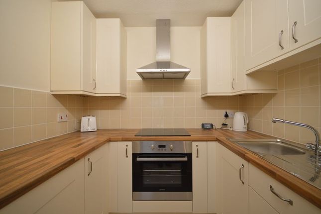 Flat for sale in Wey Hill, Haslemere