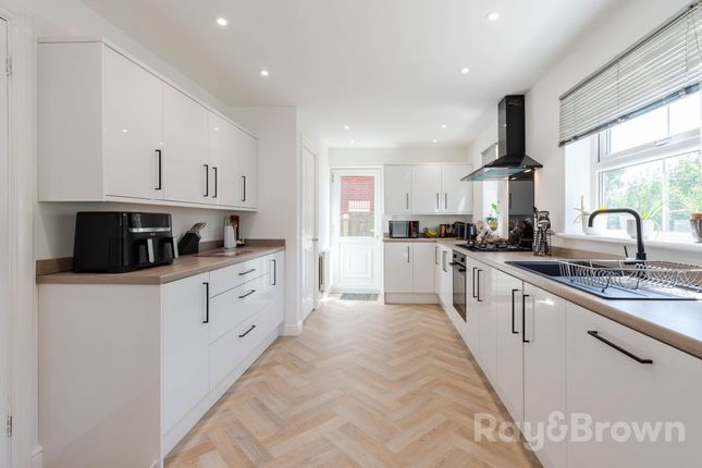27 Heol Peredur, Cardiff photo 3