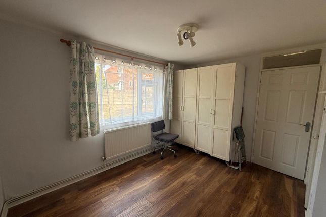 Flat 14, The Haven, Green Road, London photo 2