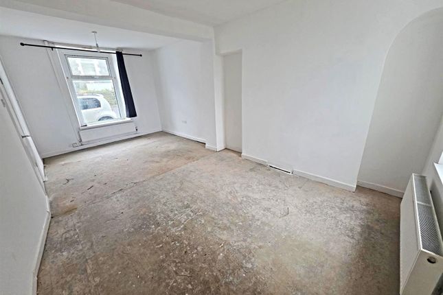 27, Phillip Street, Pontypridd photo 2