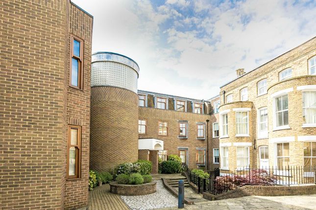 Thumbnail Flat for sale in Lower Square, Isleworth