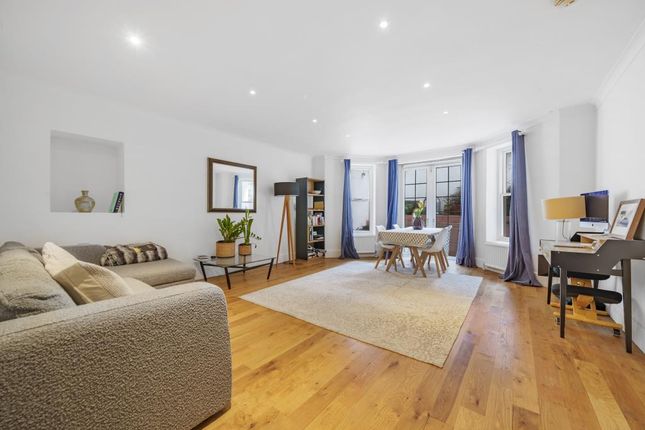Flat to rent in Pembridge Square, Notting Hill