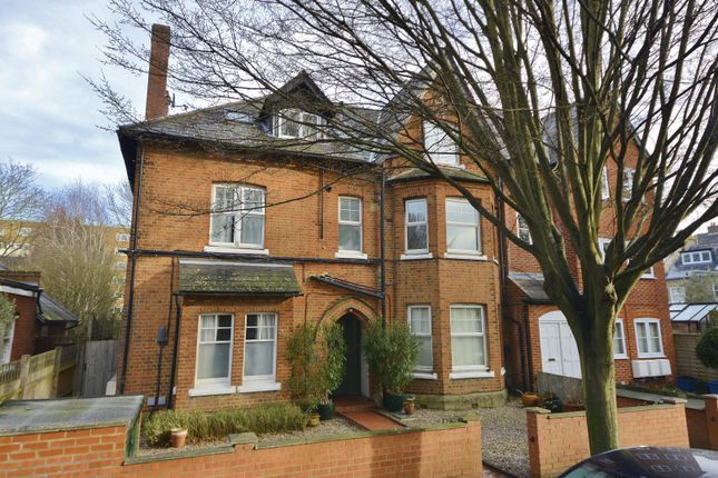 Thumbnail Flat for sale in Strafford Road, Twickenham