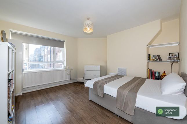 Flat 89, Blaxland House, White City Estate, London photo 2