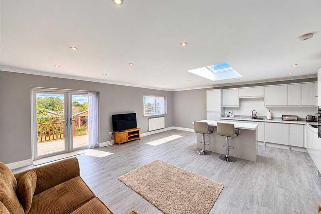 Fully Refurbished Bungalow, Walton on the naze photo 2