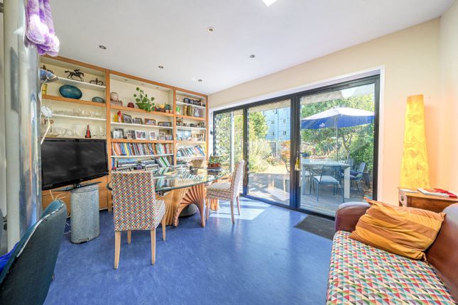 56, Aldbourne Road, London photo 4