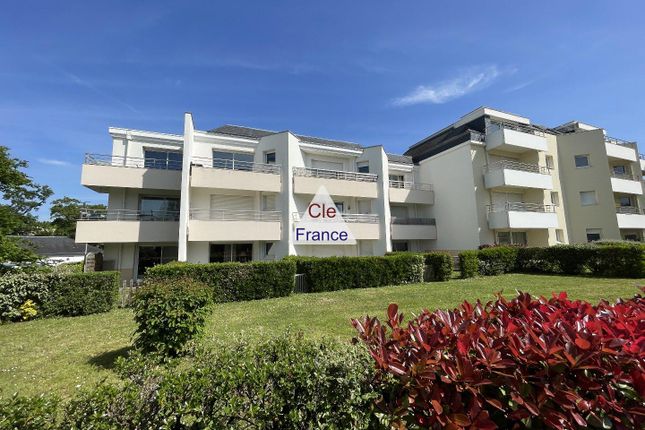 Apartment for sale in Vannes, Bretagne, 56000, France